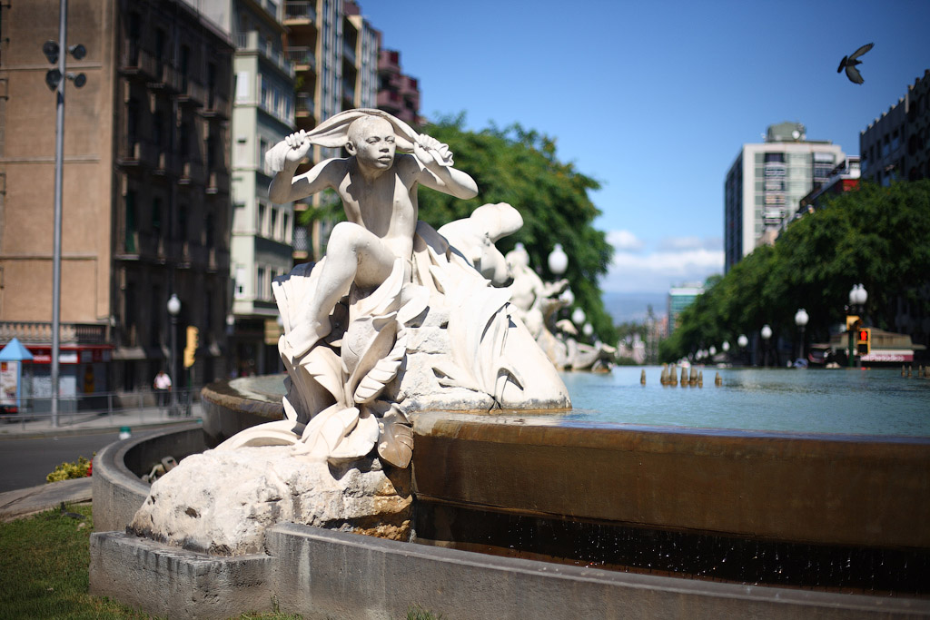 Скульпутра у фонтана в Таррагоне