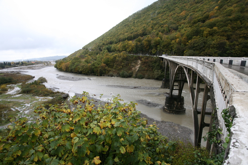 Мост через реку Гумиста
