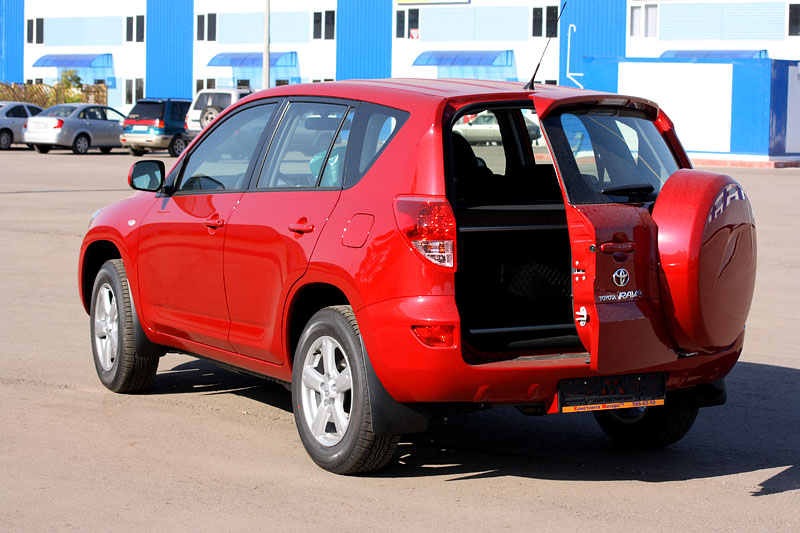 Toyota Rav4 2.0 AT Красный