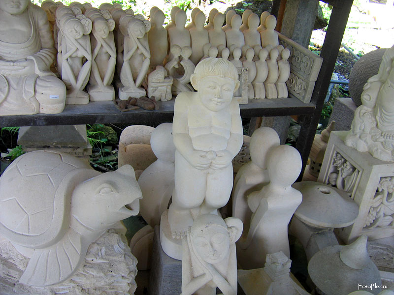 Скульптуры из камня на Бали