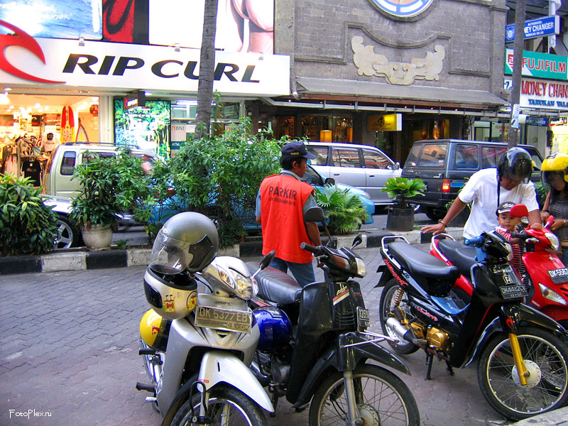 Улицы Куты - Бали, Индонезия