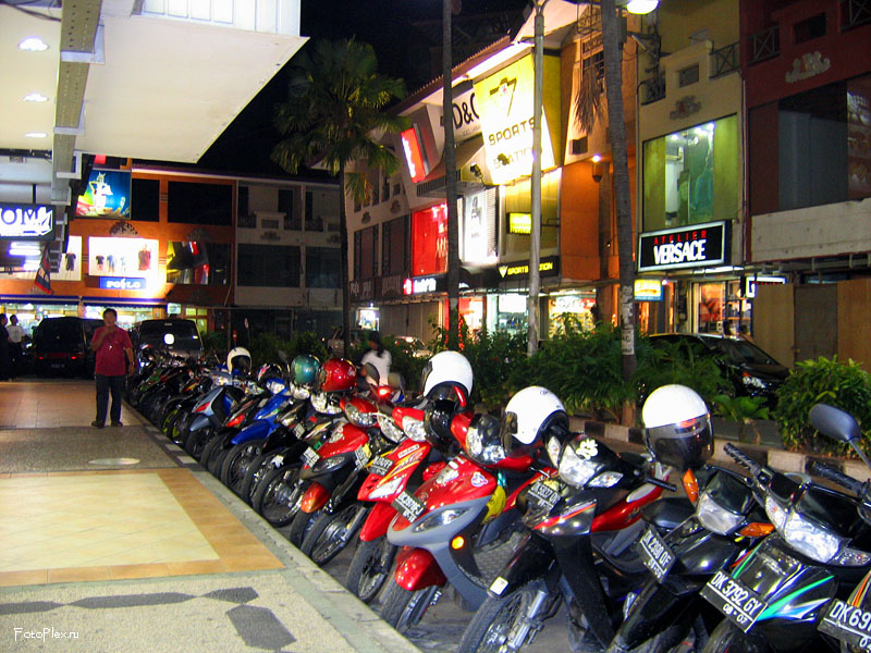 Улицы Куты - Бали, Индонезия