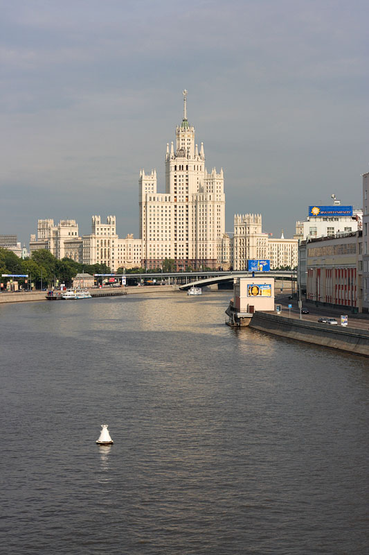 Дом на Котельнической набережной Москва