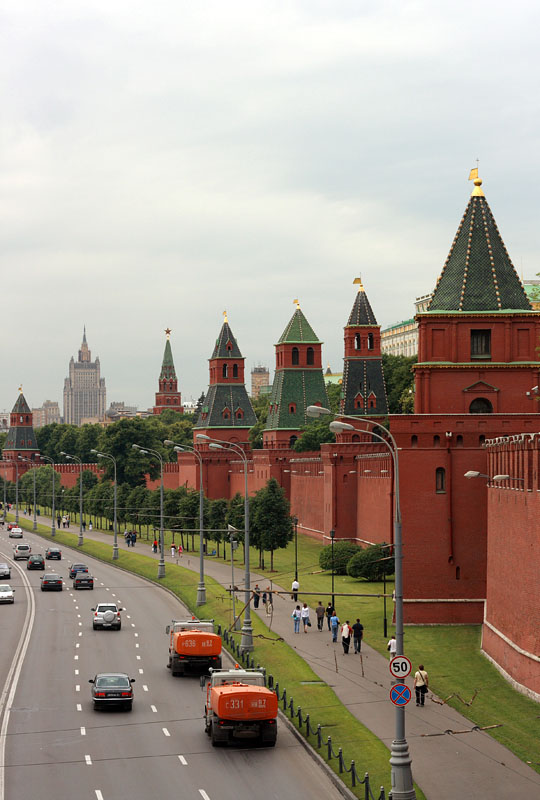 Кремлевская стена со стороны Москва реки