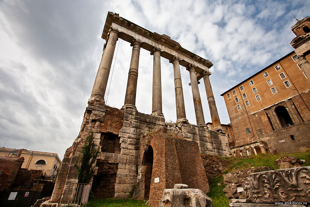 Храм Сатурна — один из древнейших храмов Рима