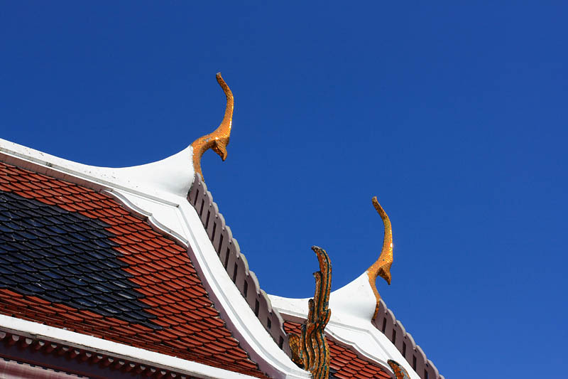 Крыша в тайском стиле