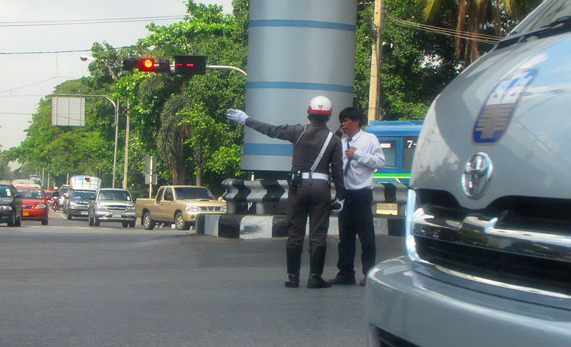 Полицейские на улицах Бангкока