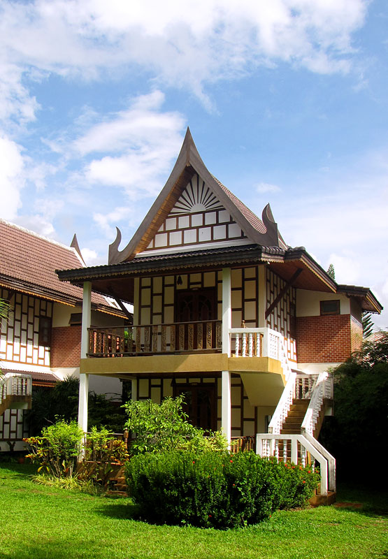 Дом в тайском стиле
