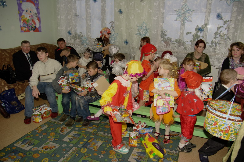 Новый год в детском доме 2010