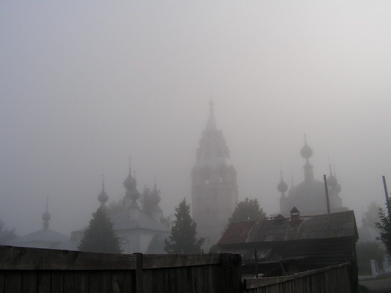 Туман над храмом