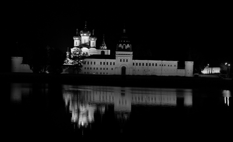 Ипатьевский монастырь ночью