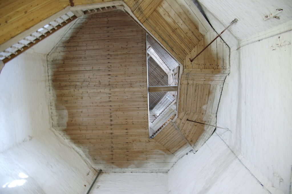 лестница внутри колокольни