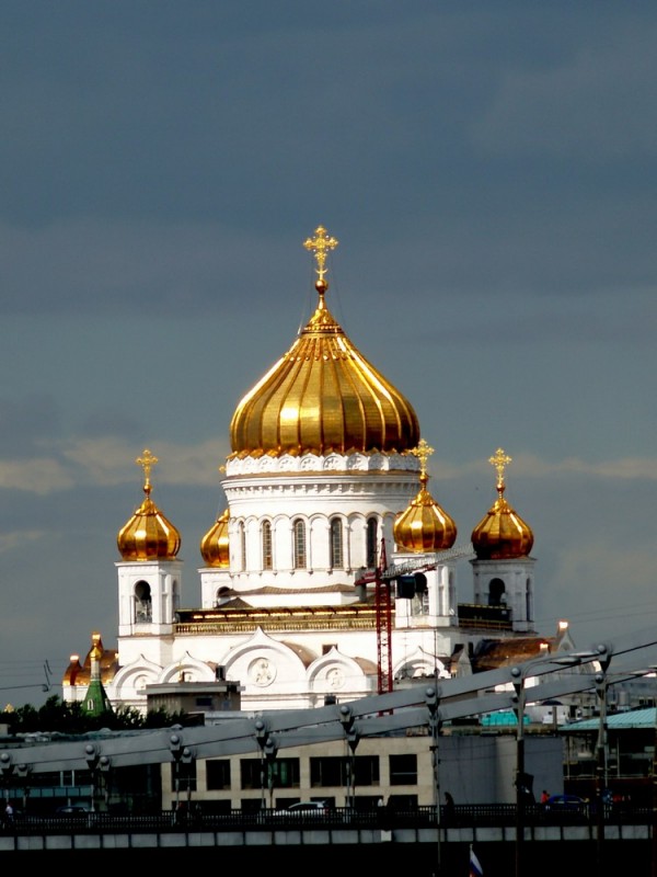 золотые купола Москвы.