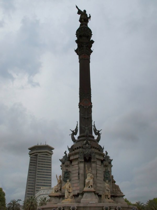 Памятник Колумбу!