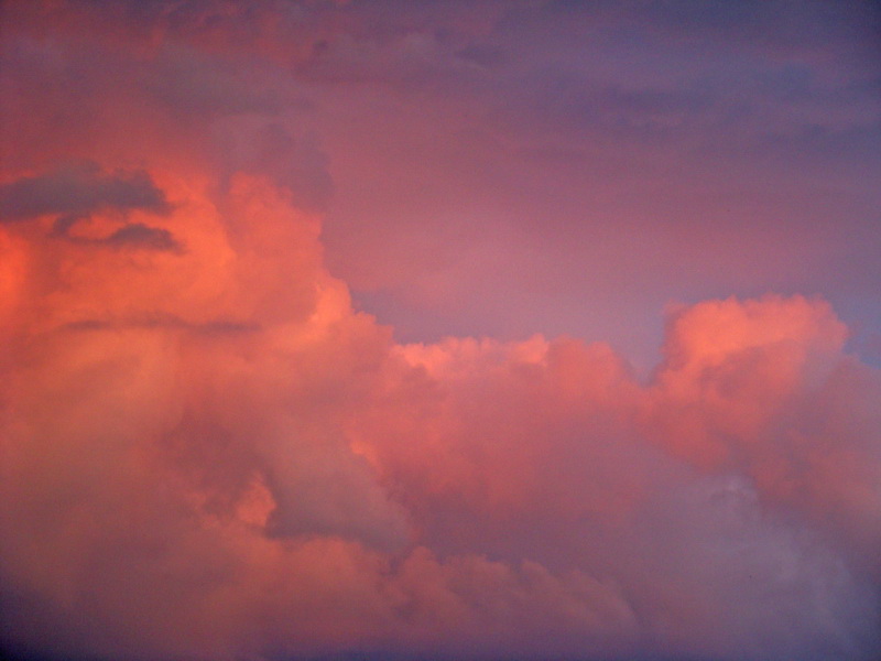 грозовые облака на закате