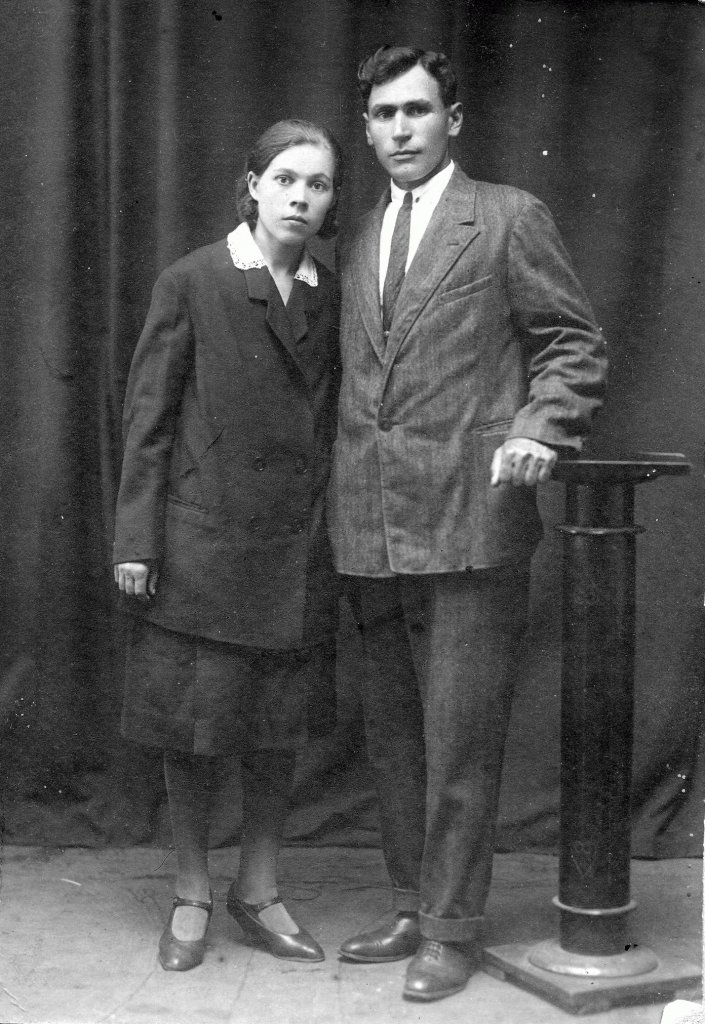 1930 г. Сухов Петр Вас и Давыдкина (Шаманова) Евдокия Дмитр (мои дед да бабка)