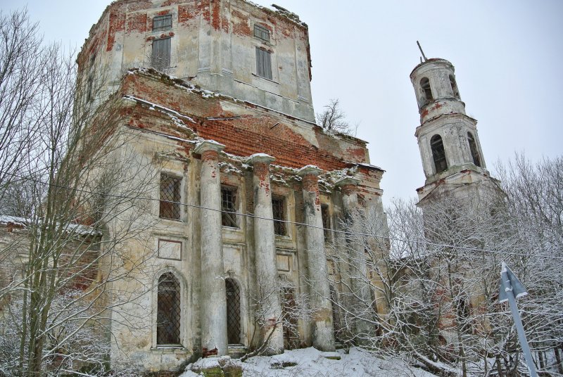 Церковь Рождества Христова, закрыта в советское время и заброшена