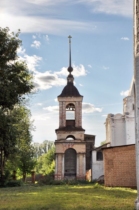 Колокольня церкви Петра Митрополита