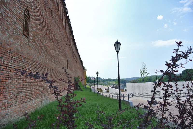 Крепостная стена и набережная Днепра