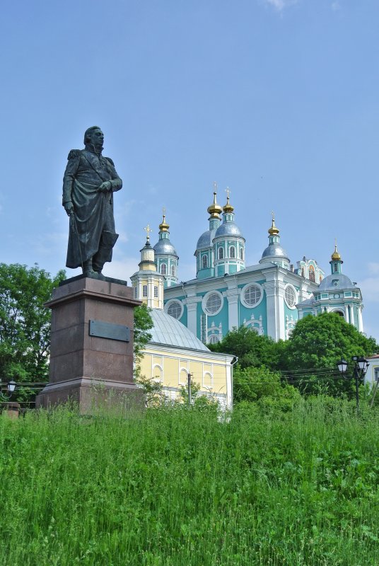 Памятник М.И.Кутузову, Благовещенская церковь и Успенский собор