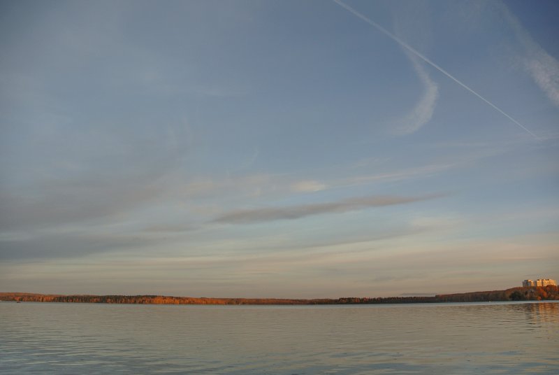 Вечер на озере Сенеж