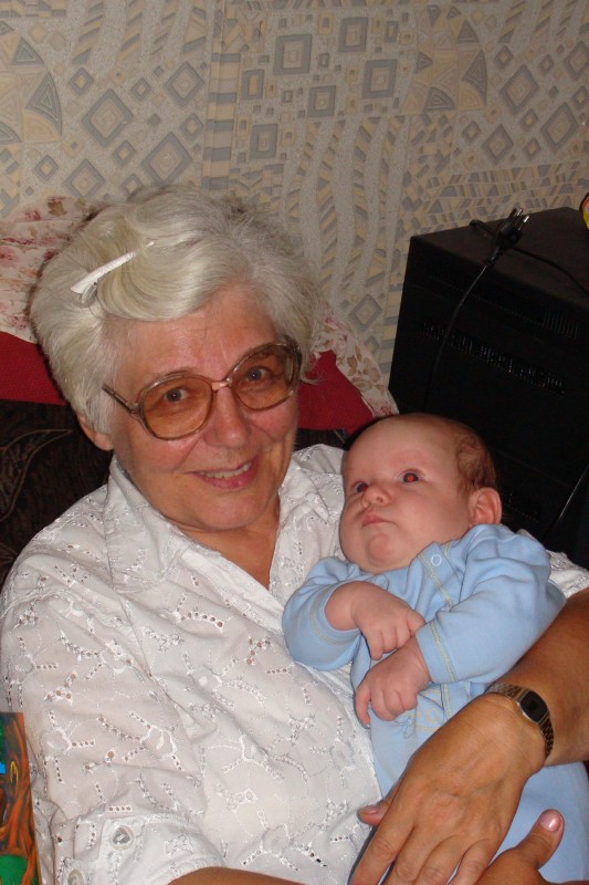 Витюшка с бабушкой Валей