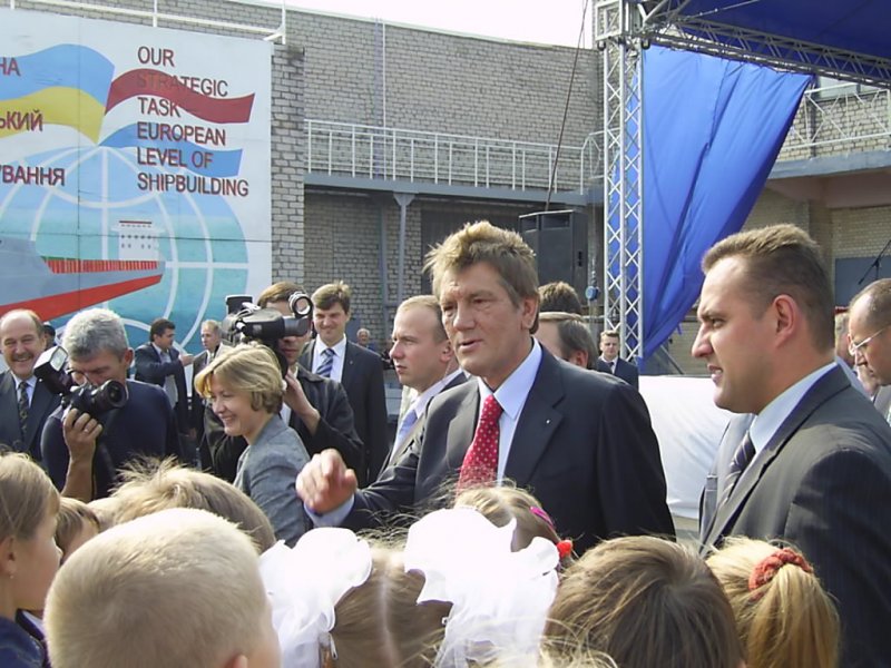 Президент Украины Виктор Ющенко на судостроительном заводе "Дамен Шипьярдс Океан"