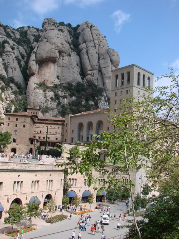 Гора и монастырь Монсеррат