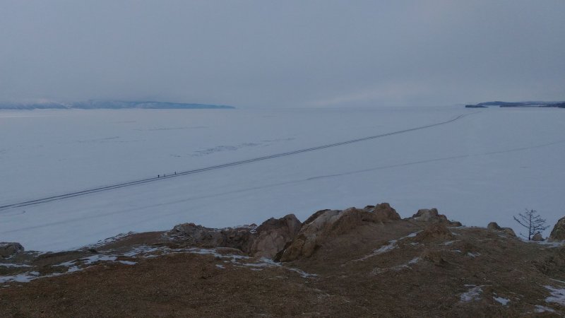 дорога по льду Байкала (дикая, не санкционированная)
