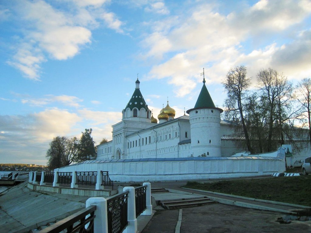 Кострома, Ипатьеский монастырь