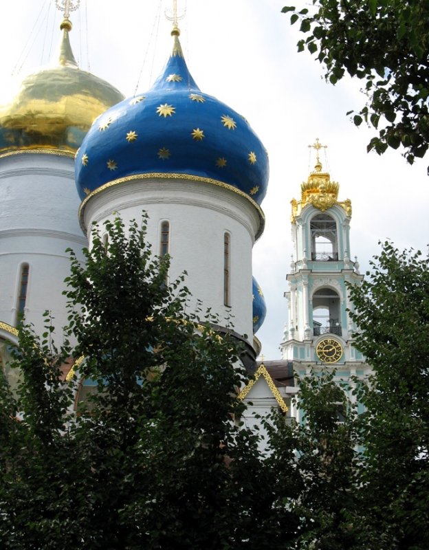 купола Успенского собора и колокольня