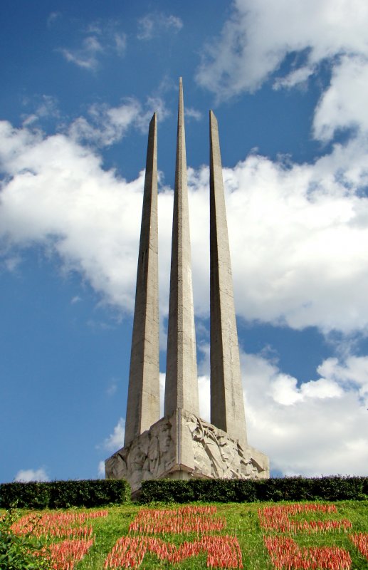 Памятник победителям
