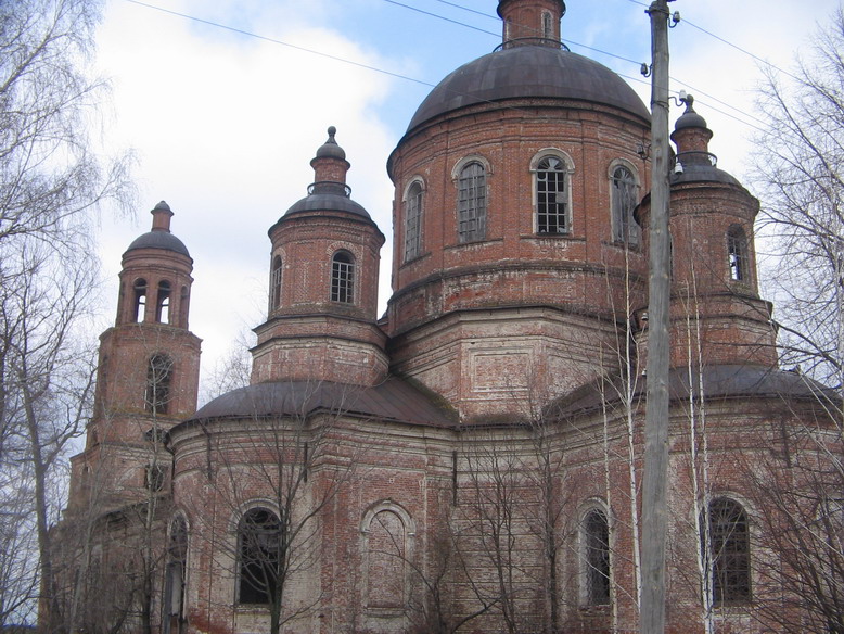 Церквоь в селе Пустополье.