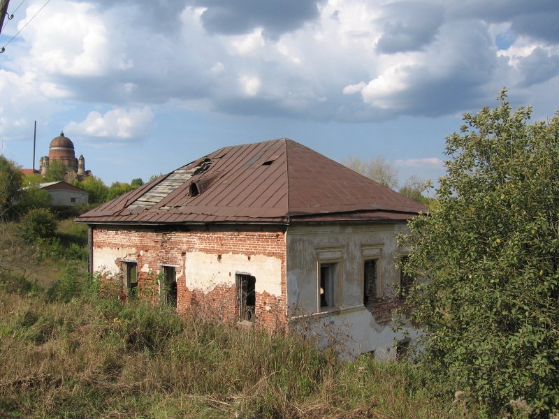 Здание бывшей заводской конторы Мосоловых.
