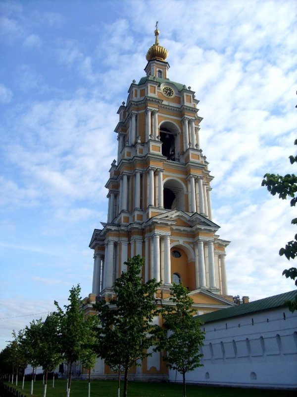Колокольня Ново-Спасского монастыря