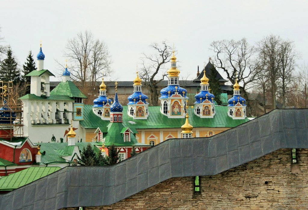 Свято - Успенский Псково - Печерский мужской  монастырь, вид со смотровой площадки