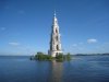"плавающая" колокольня Николаевского собора в Калязине