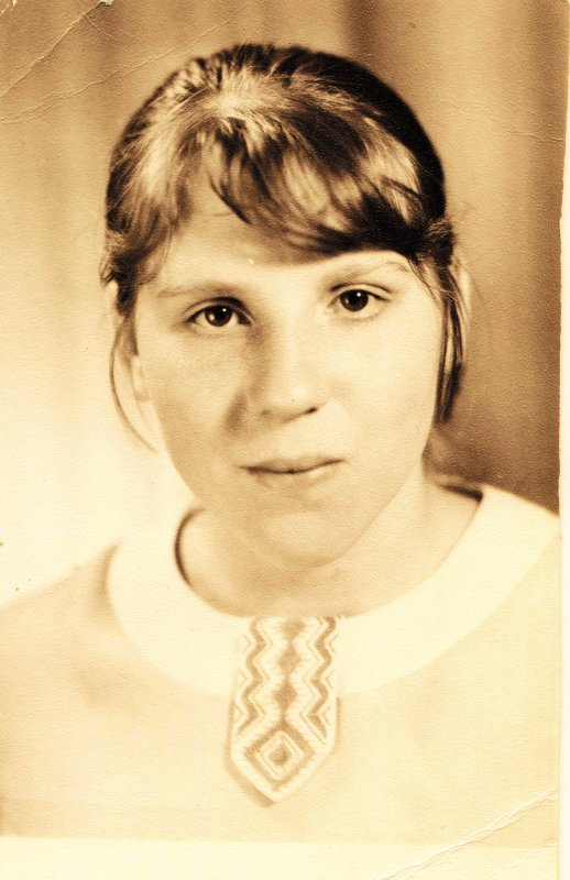 Людмила,  1977  год   16  лет