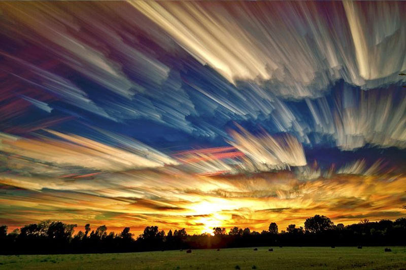 Фотограф из канадского Онтарио Мэтт Моллой создал серию чрезвычайно красивых фото будто размытого неба.