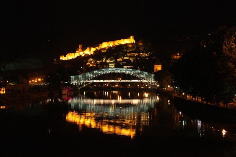 Tbilisi  Most Mira! i Narikala