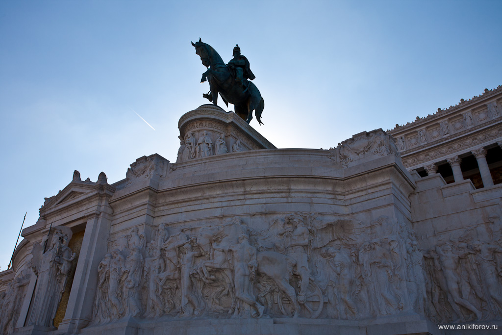 Алтарь Отечества, монумент Виктору Эммануилу II